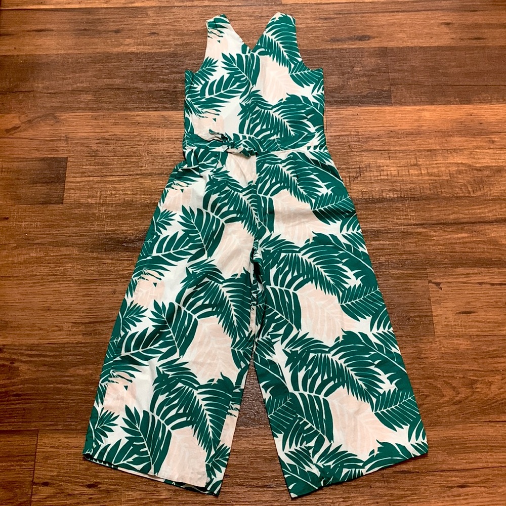 Sold on another site 
Janie and Jack Jumpsuit For Girl Size 8 🌿🌷🪷 Very Cute!
